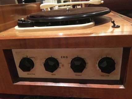 E.M.G  Gramophone DR-28